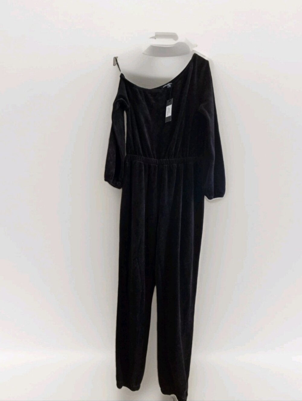 NWT Steve Madden Lisette Velvet One Shoukder Black Jumpsuit